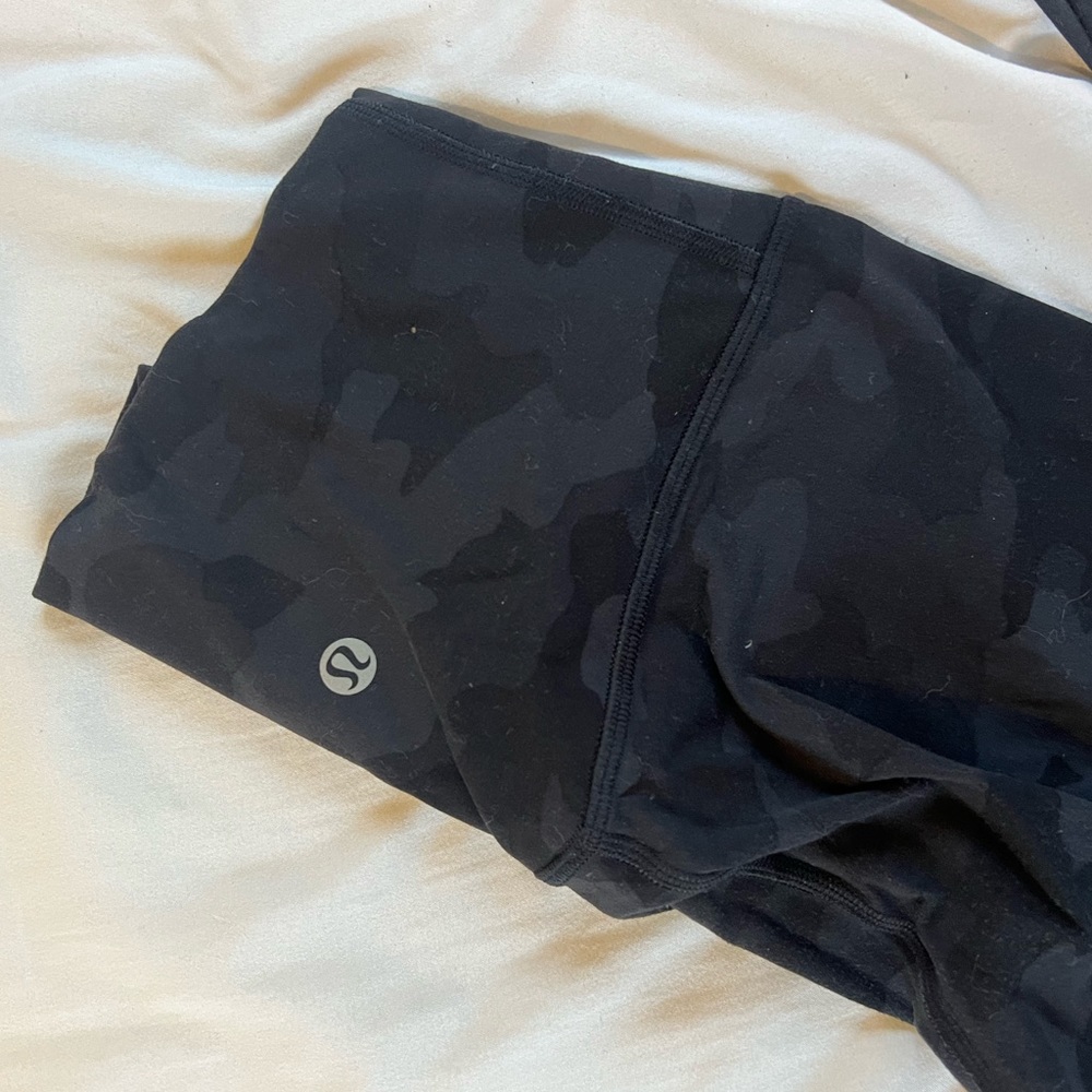 Lululemon aligns camo